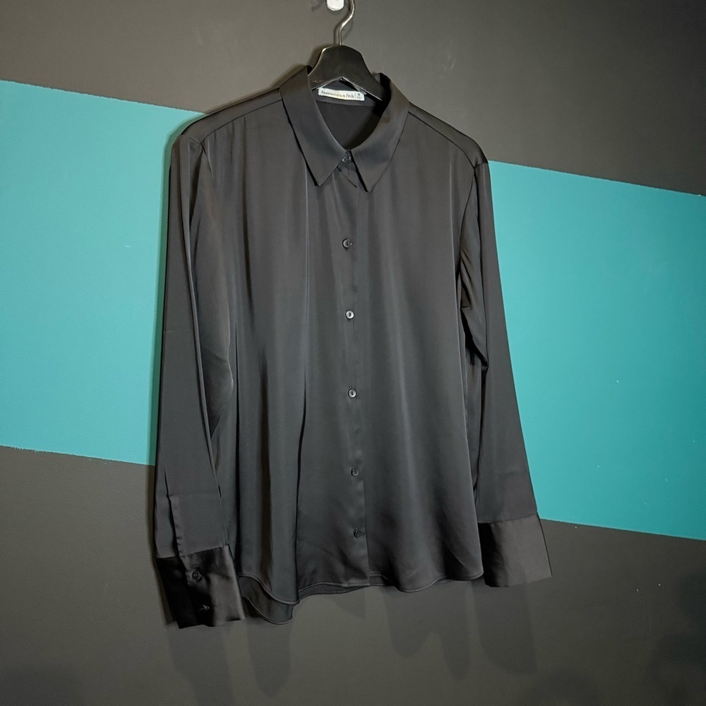 Abercrombie & Fitch Black Satin Button-Down Shirt size M Preppy Business - Picture 3 of 11
